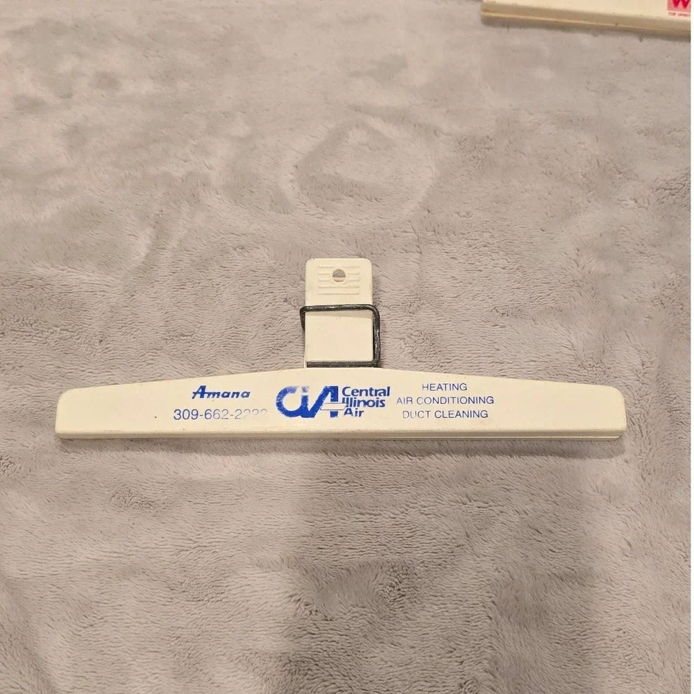 Lot of 4 Vintage Promotional Chip Clips Central Illinois Air WJBC Immuno Dynamic